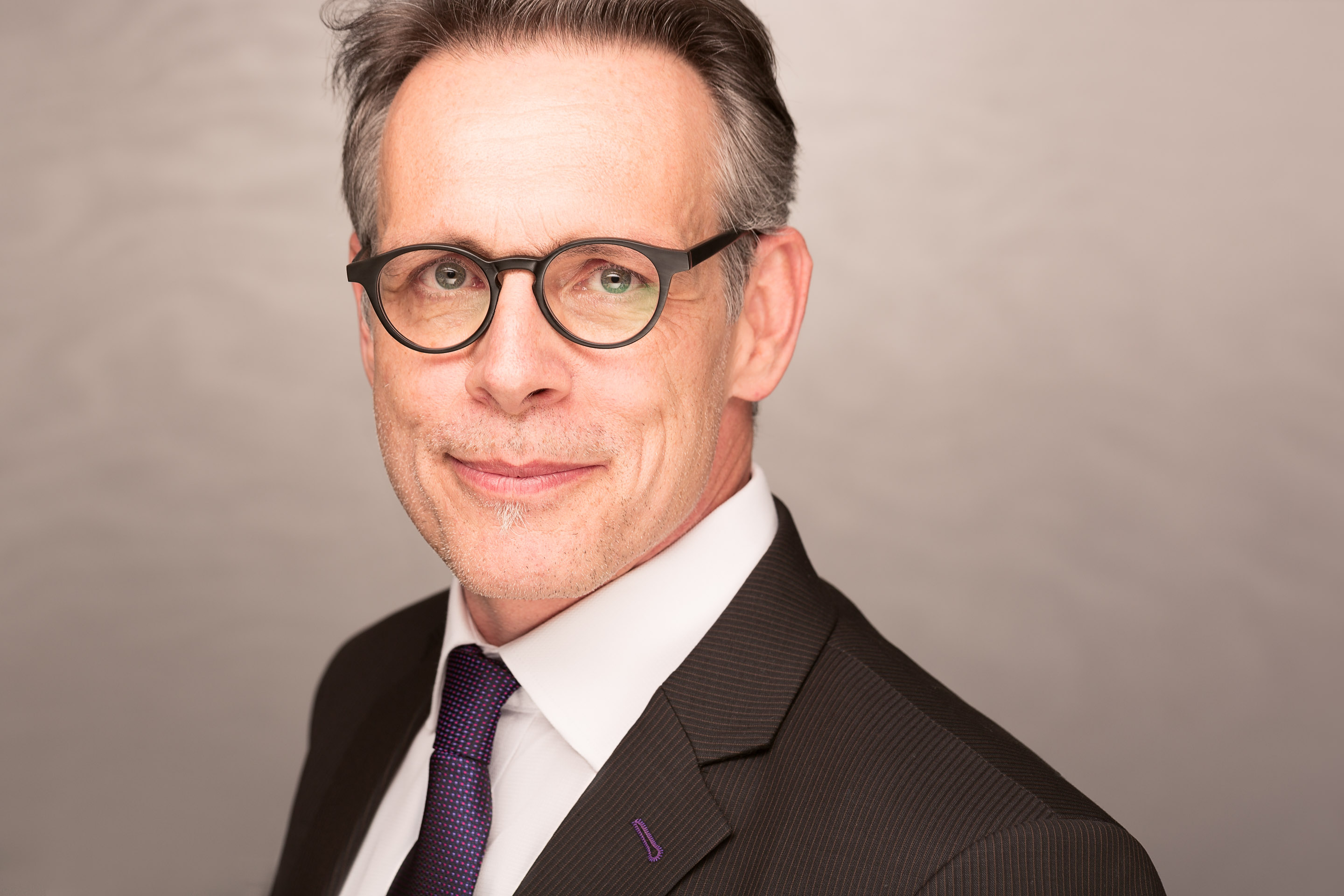 Headshots Roland Schneider — Frame 2