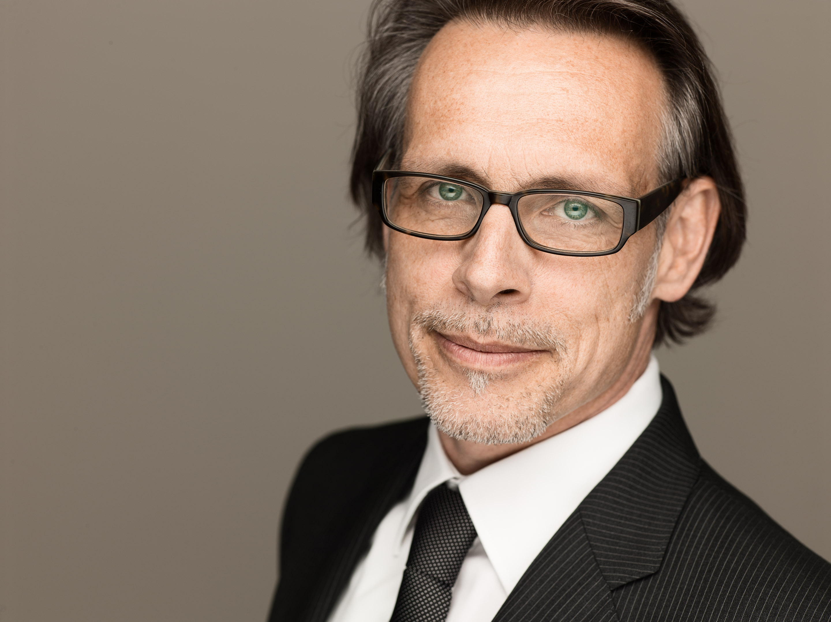 Headshots Roland Schneider — Frame 5