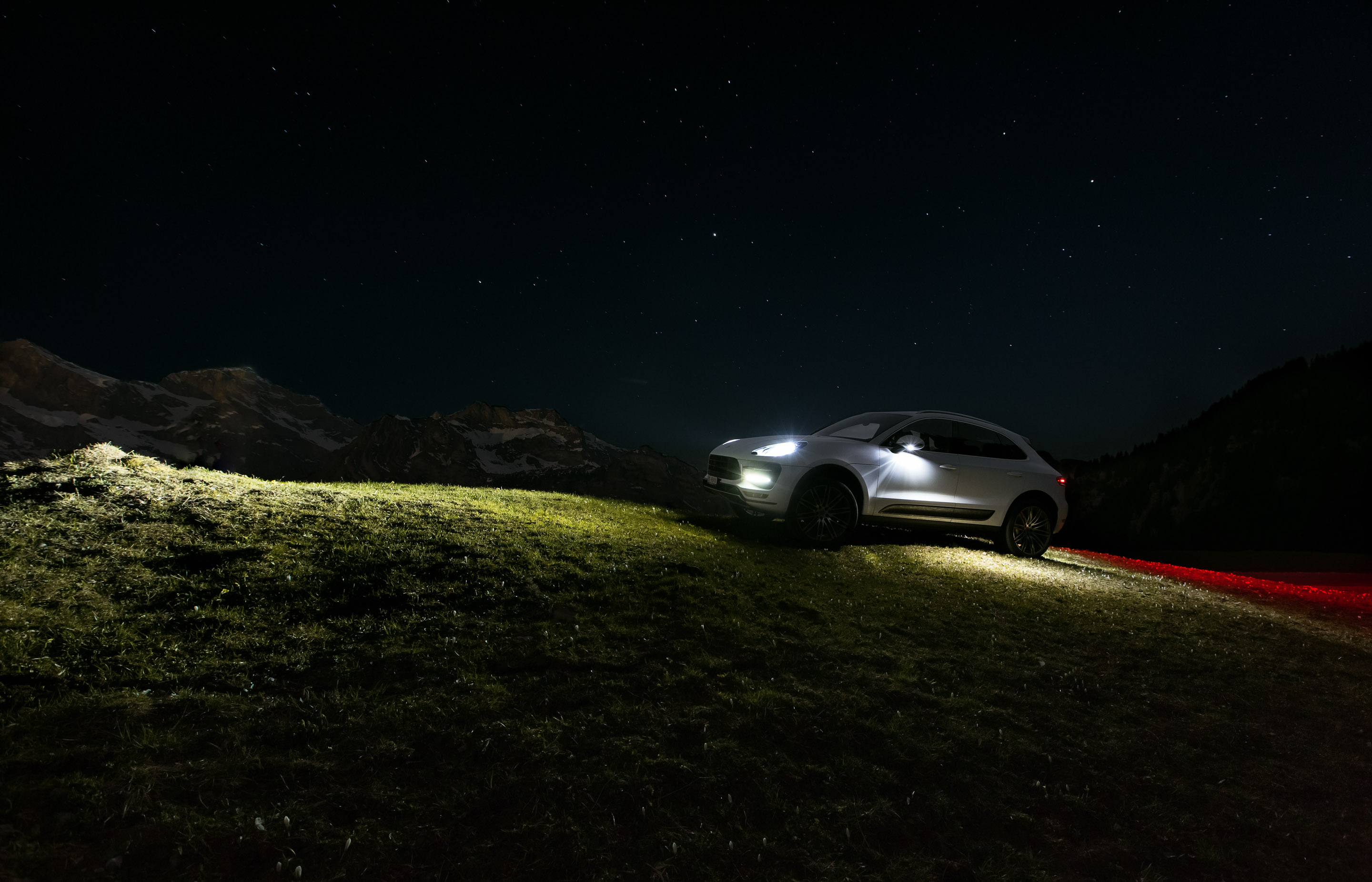 Porsche Macan Turbo — Frame 2