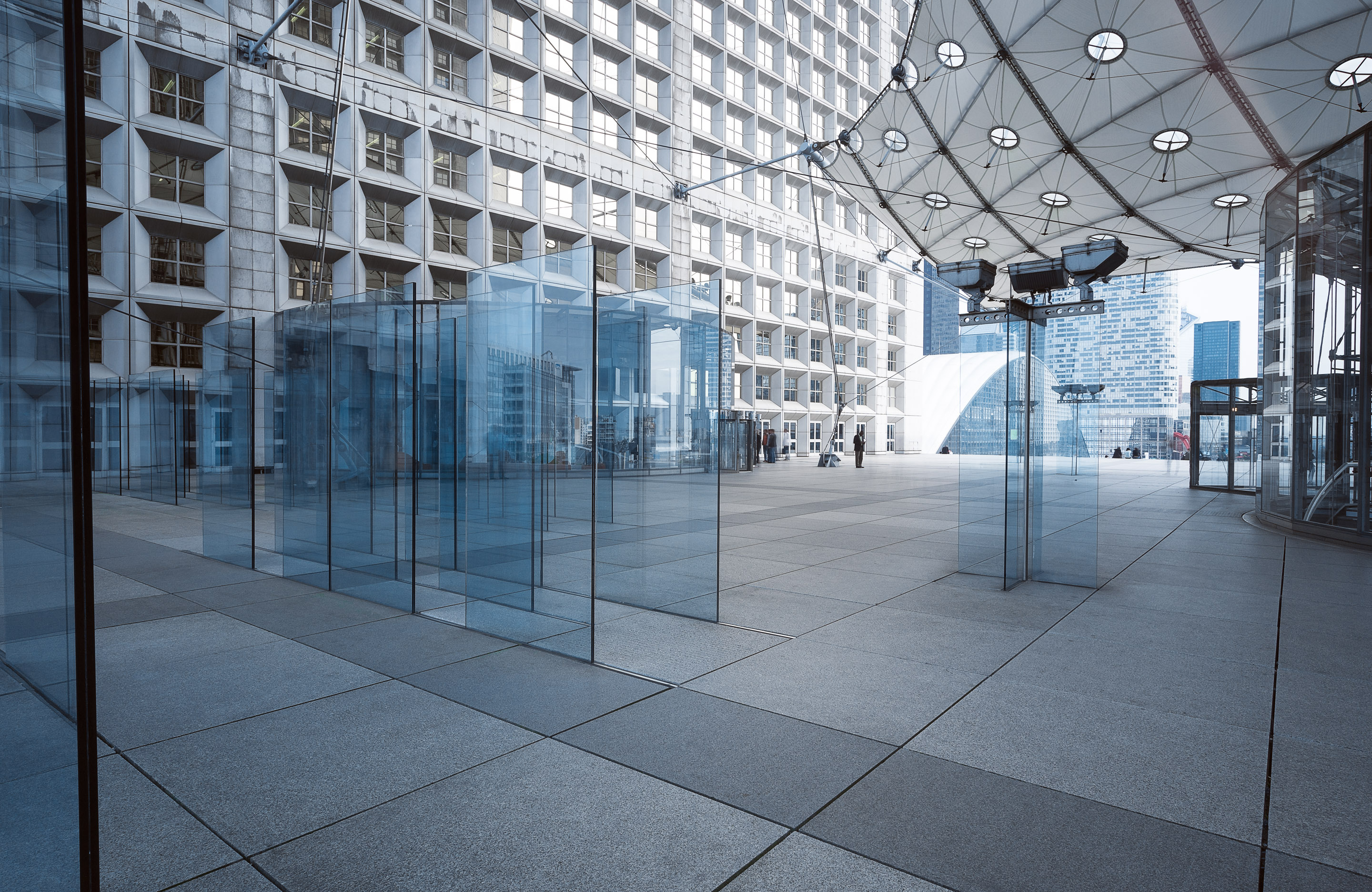 Paris - La Défense — Frame 47