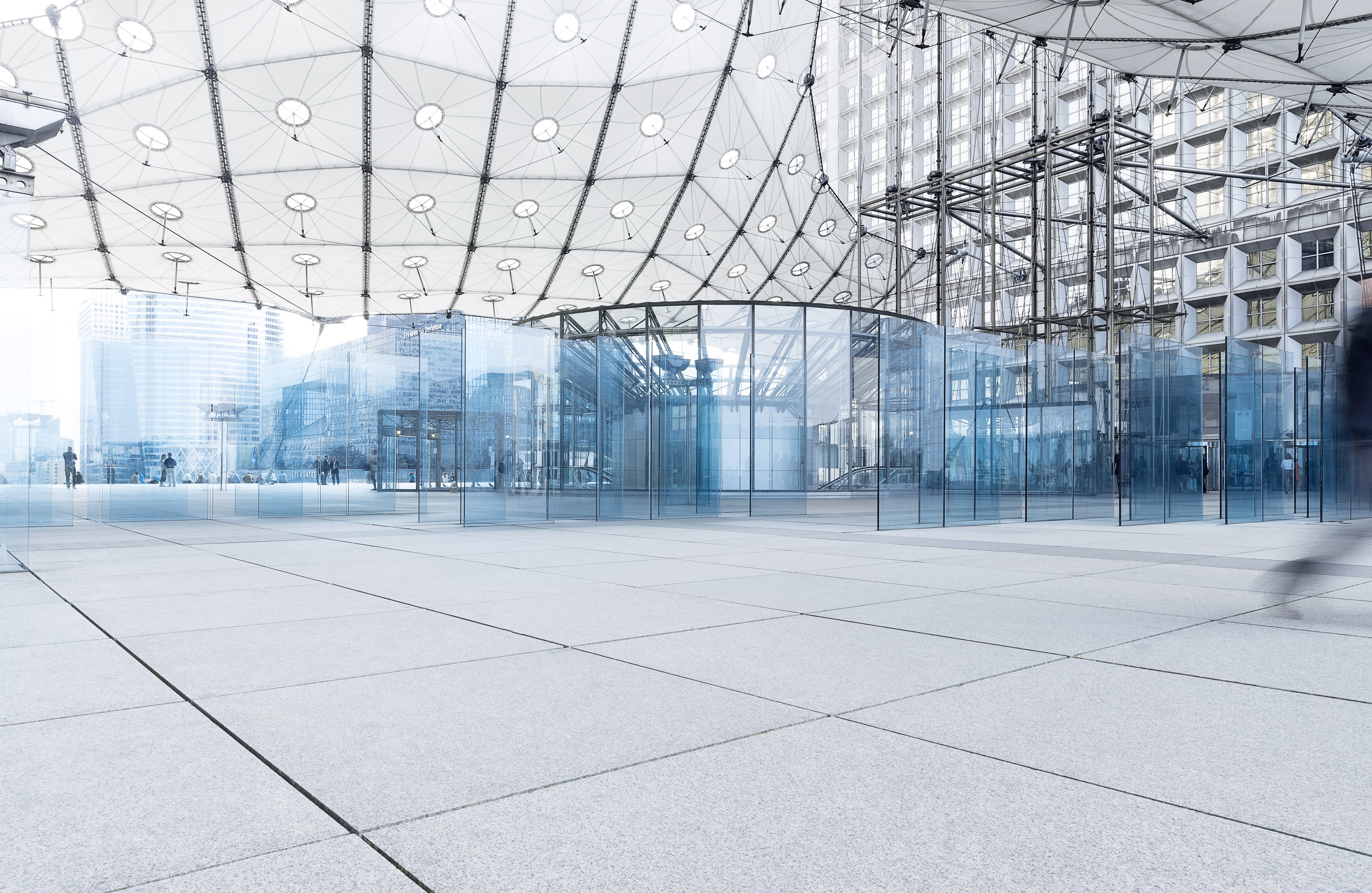 Paris - La Défense — Frame 43