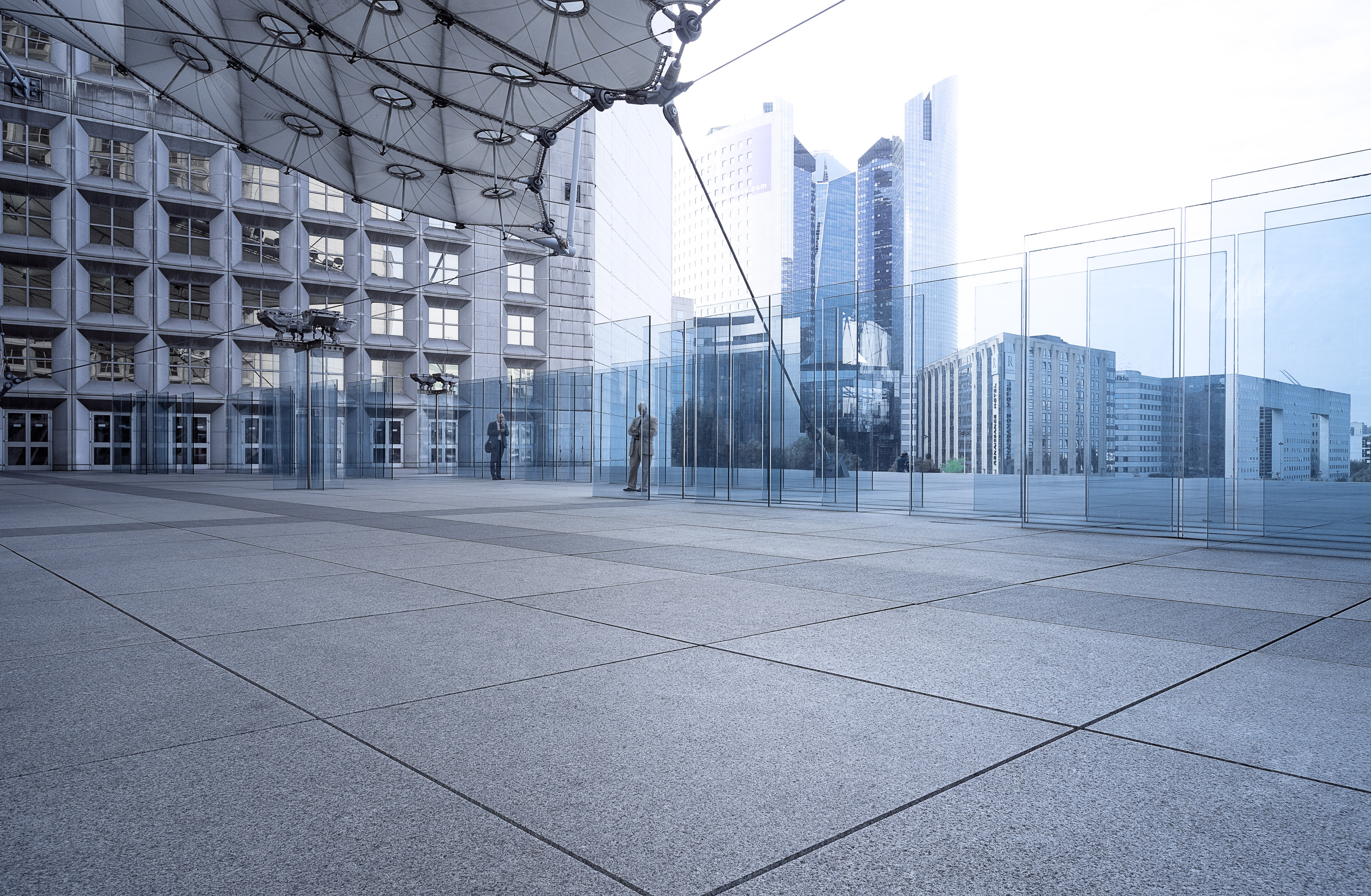 Paris - La Défense — Frame 41