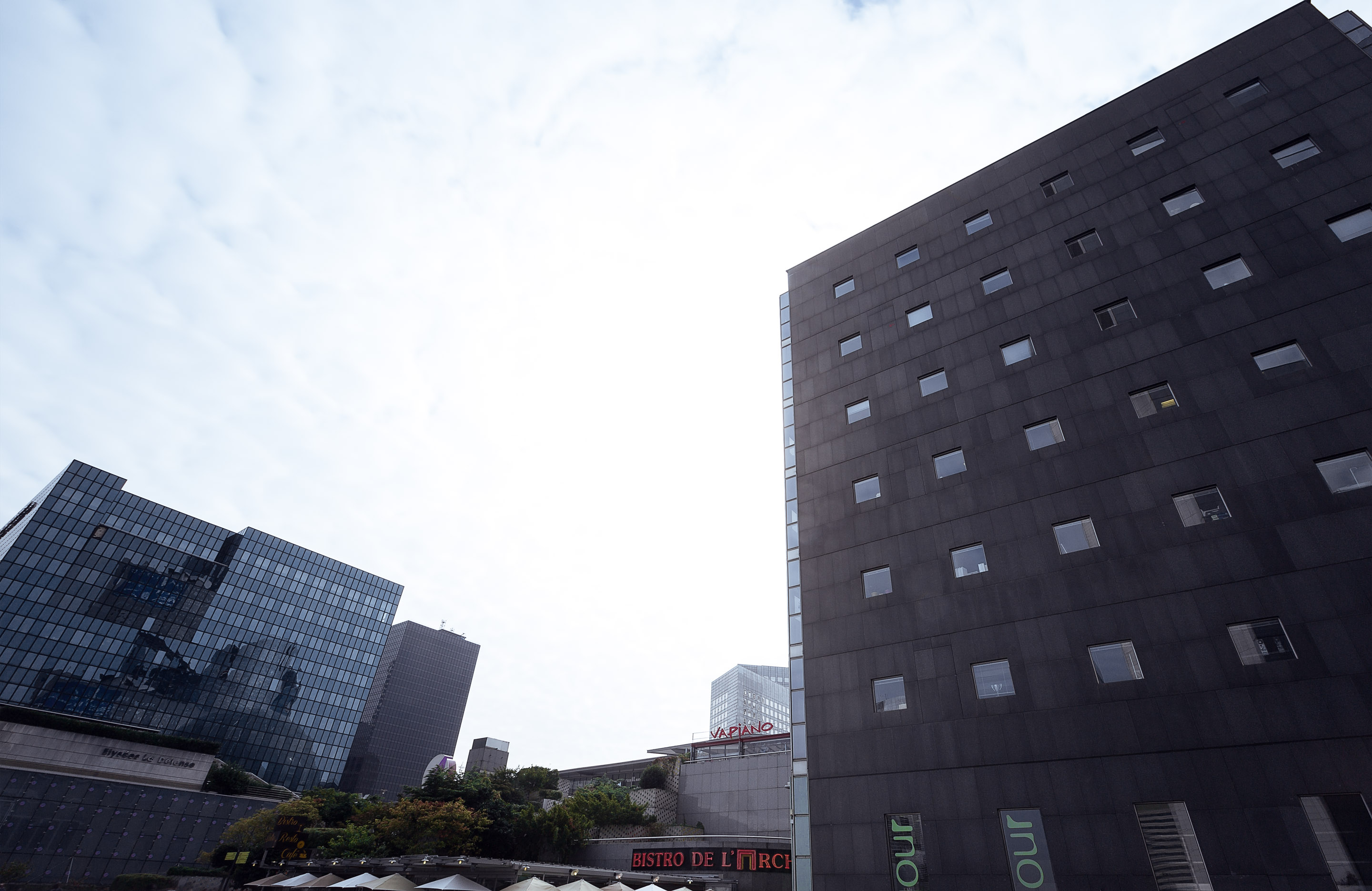 Paris - La Défense — Frame 37