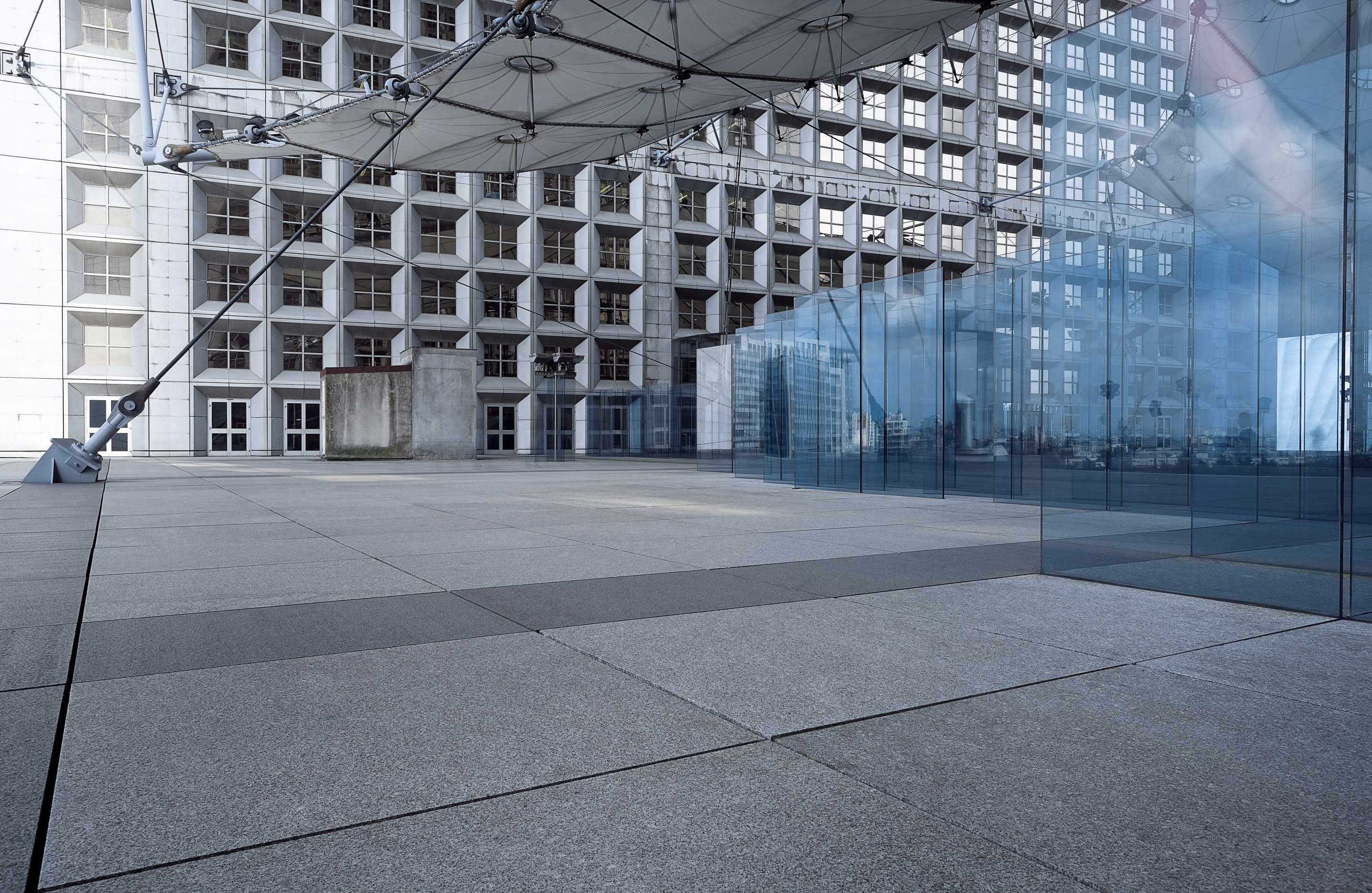 Paris - La Défense — Frame 25