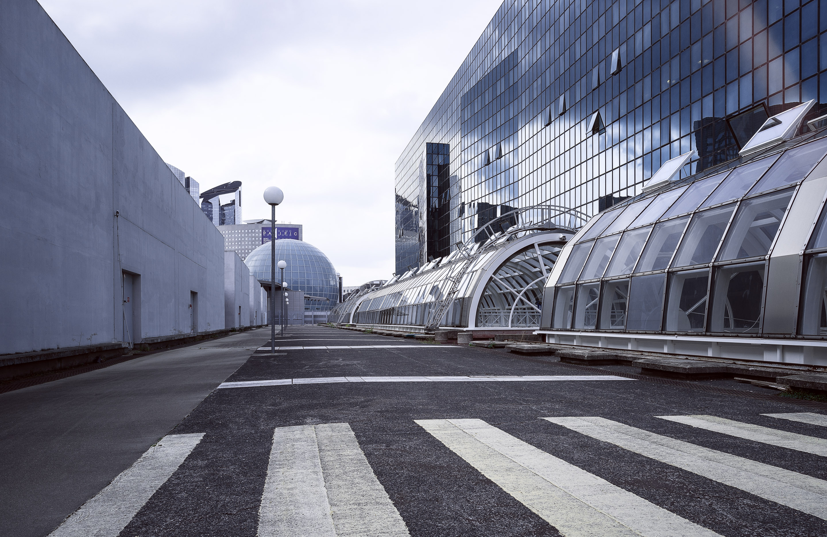 Paris - La Défense — Frame 18