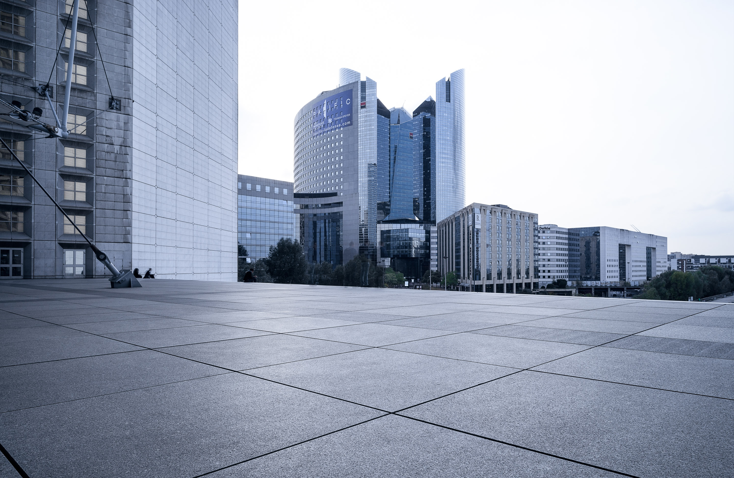 Paris - La Défense — Frame 12