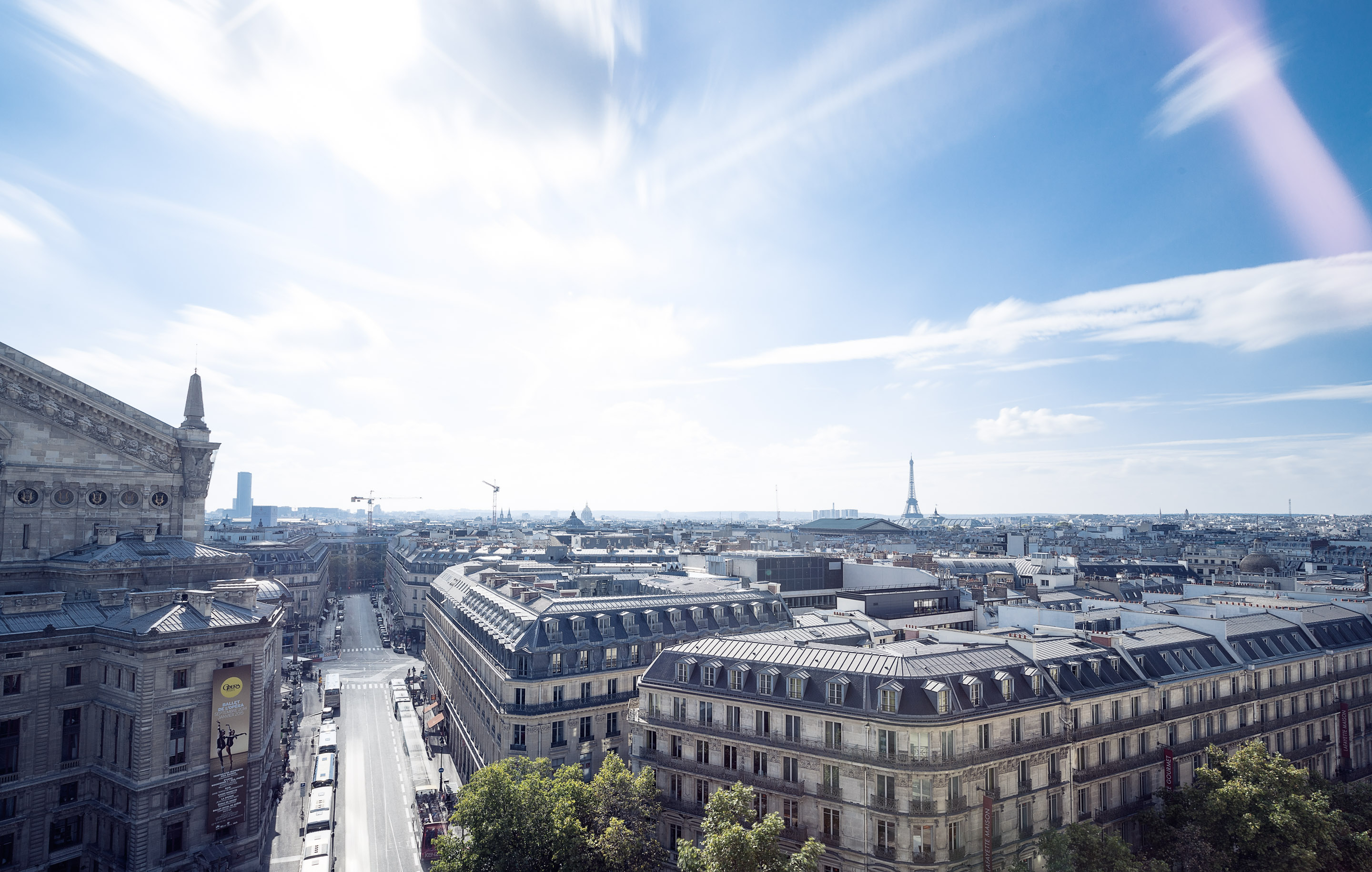 Paris - La Défense — Frame 6