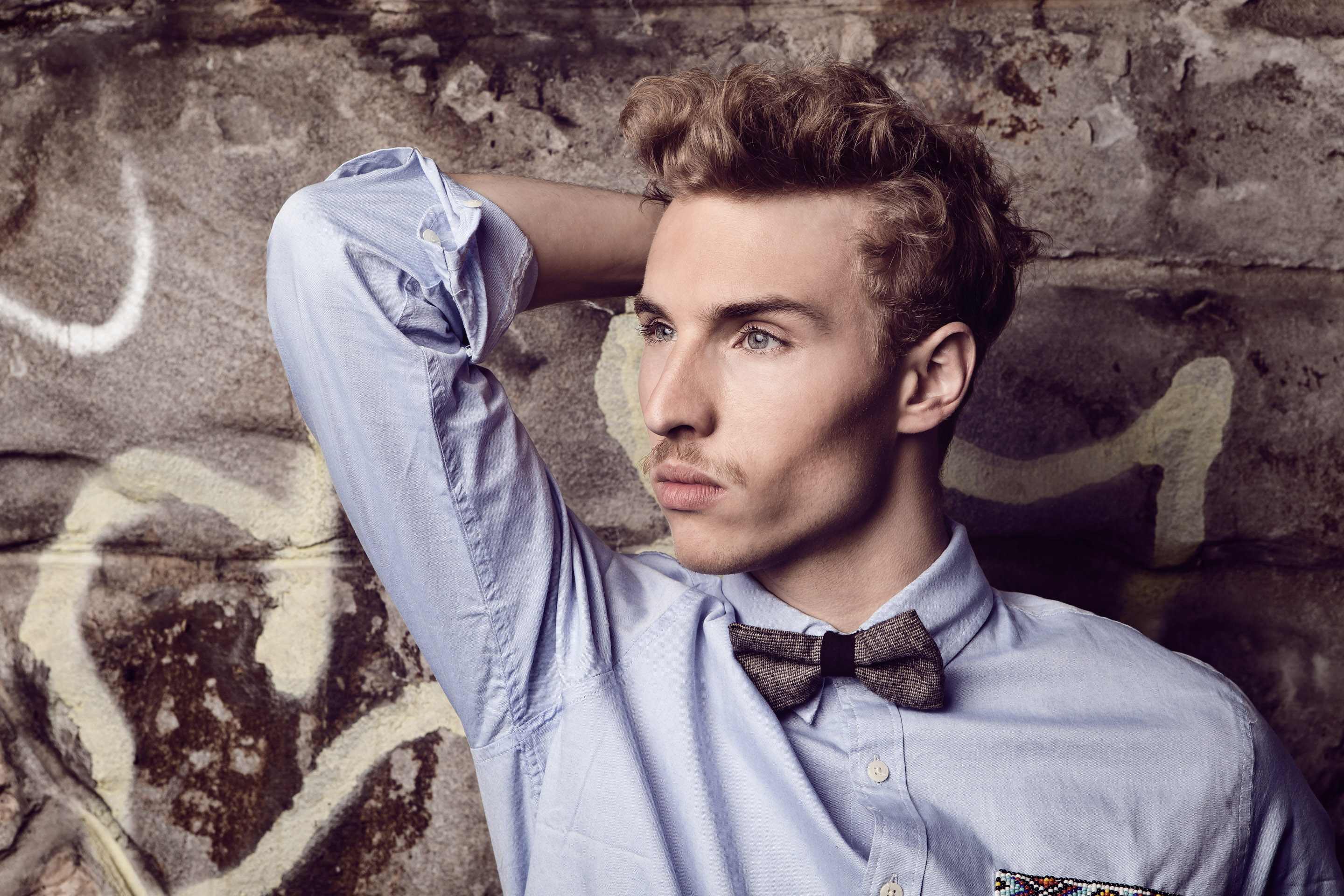 Artist in Wonderland — Frame 4