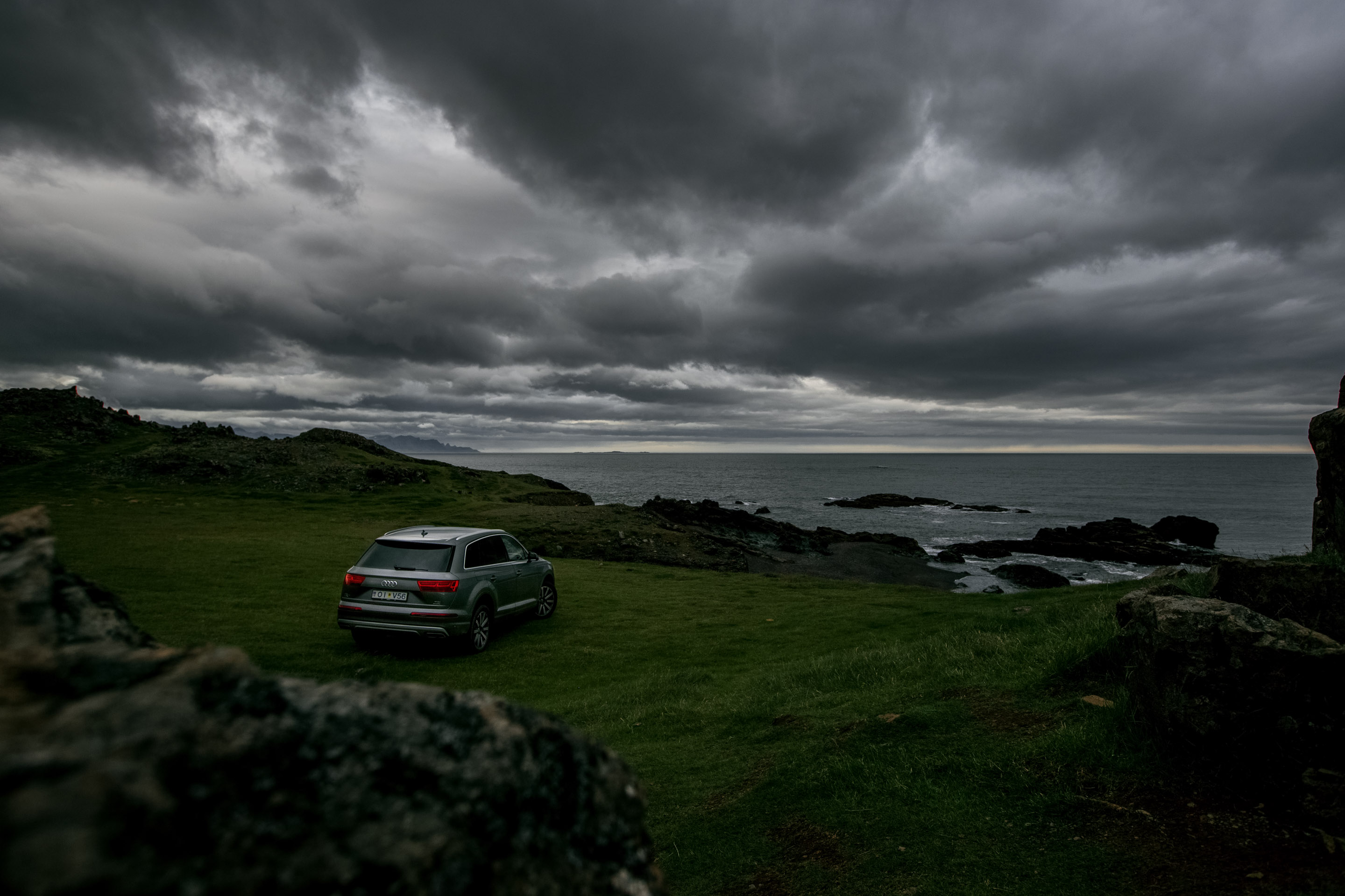 Island - Audi Q3 und Q7 — Frame 80