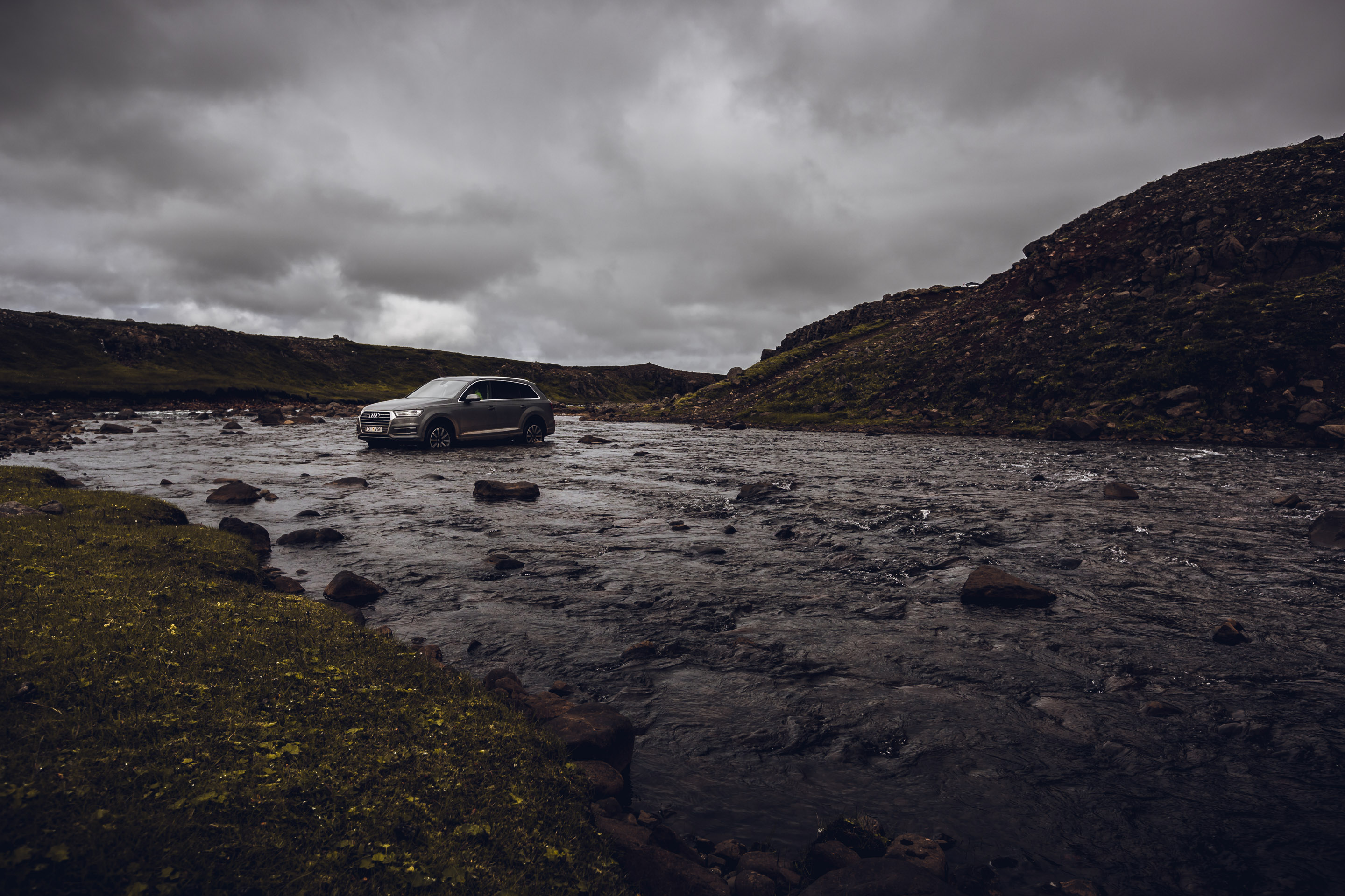 Island - Audi Q3 und Q7 — Frame 56