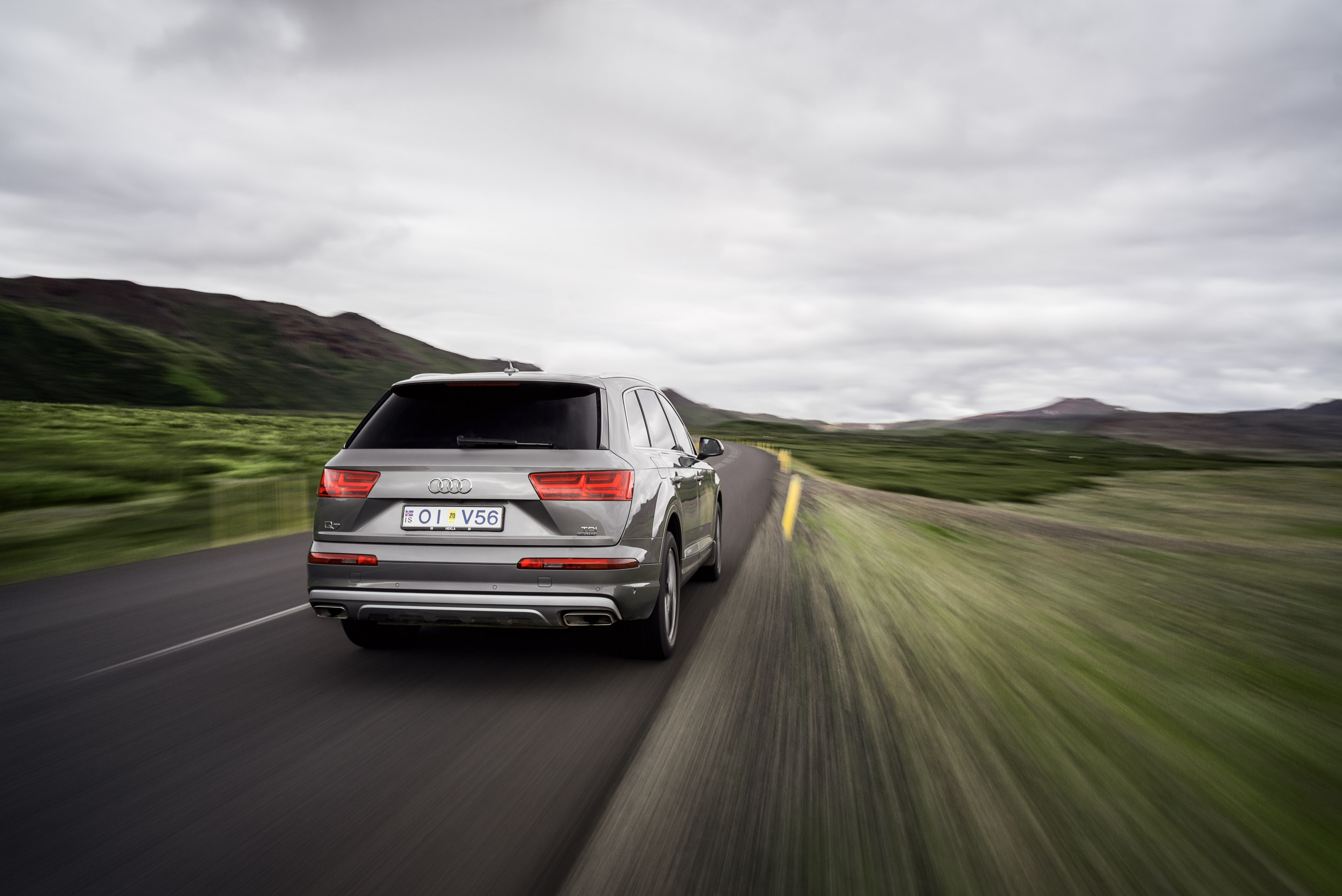 Island - Audi Q3 und Q7 — Frame 39