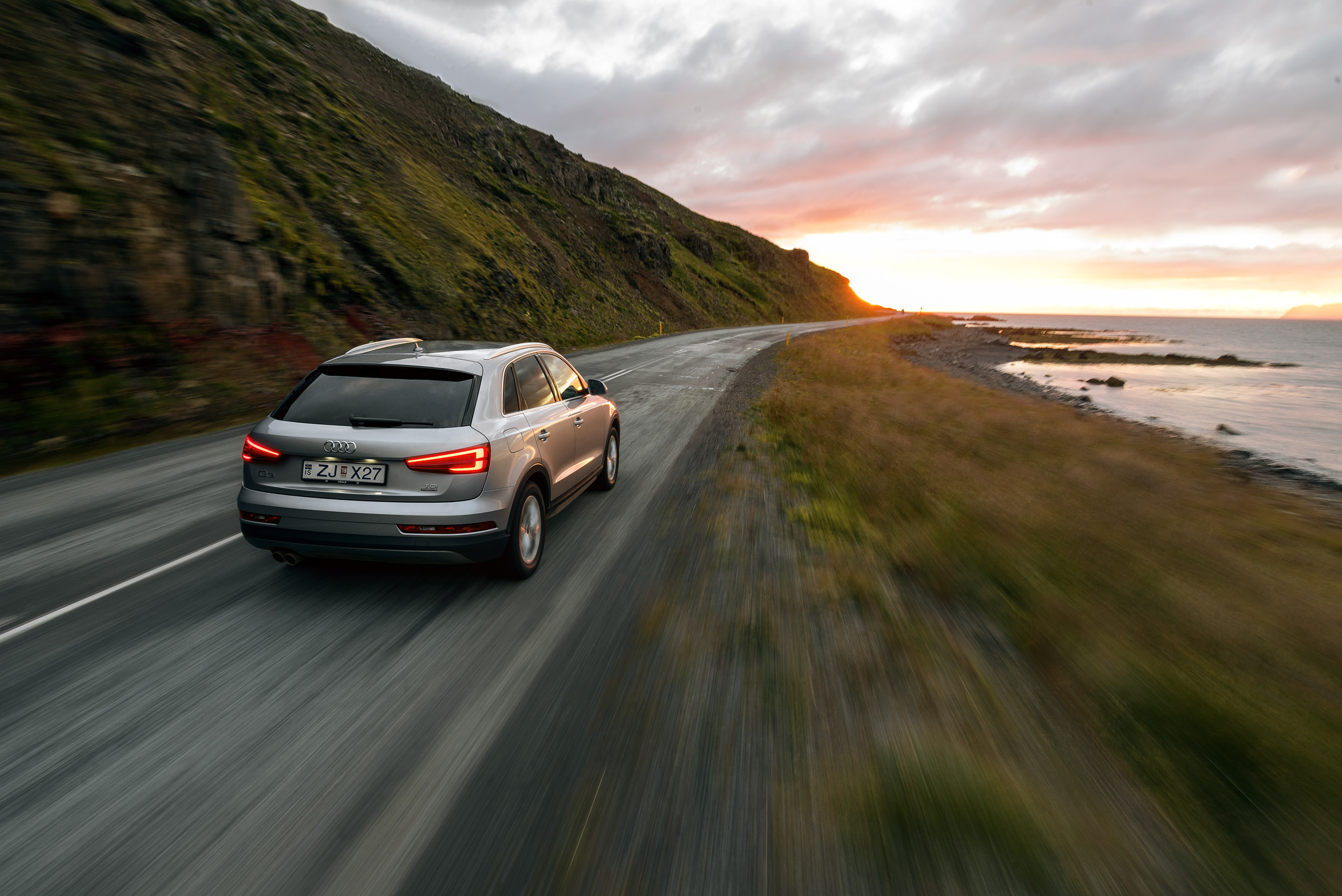 Island - Audi Q3 und Q7 — Frame 19