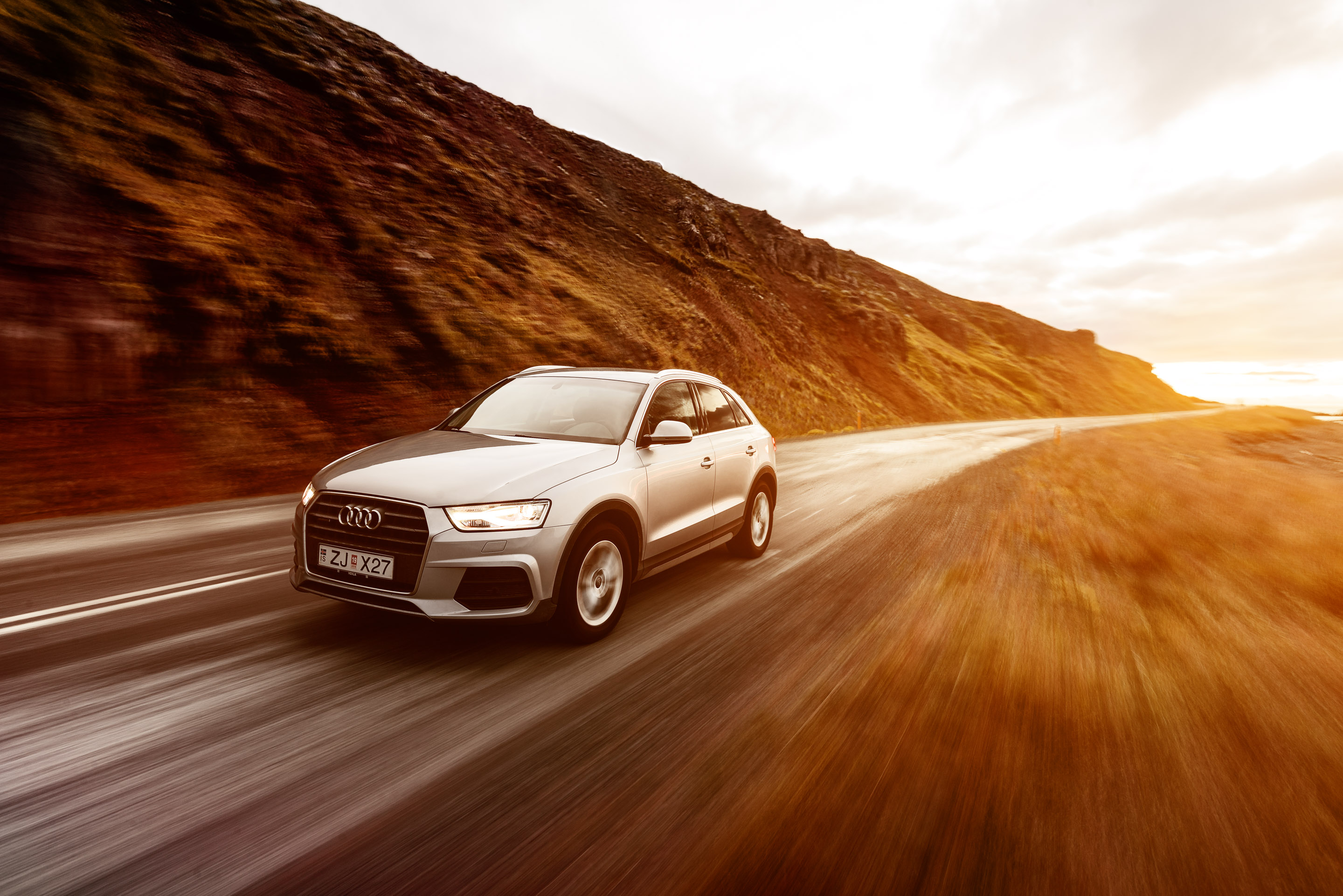 Island - Audi Q3 und Q7 — Frame 18