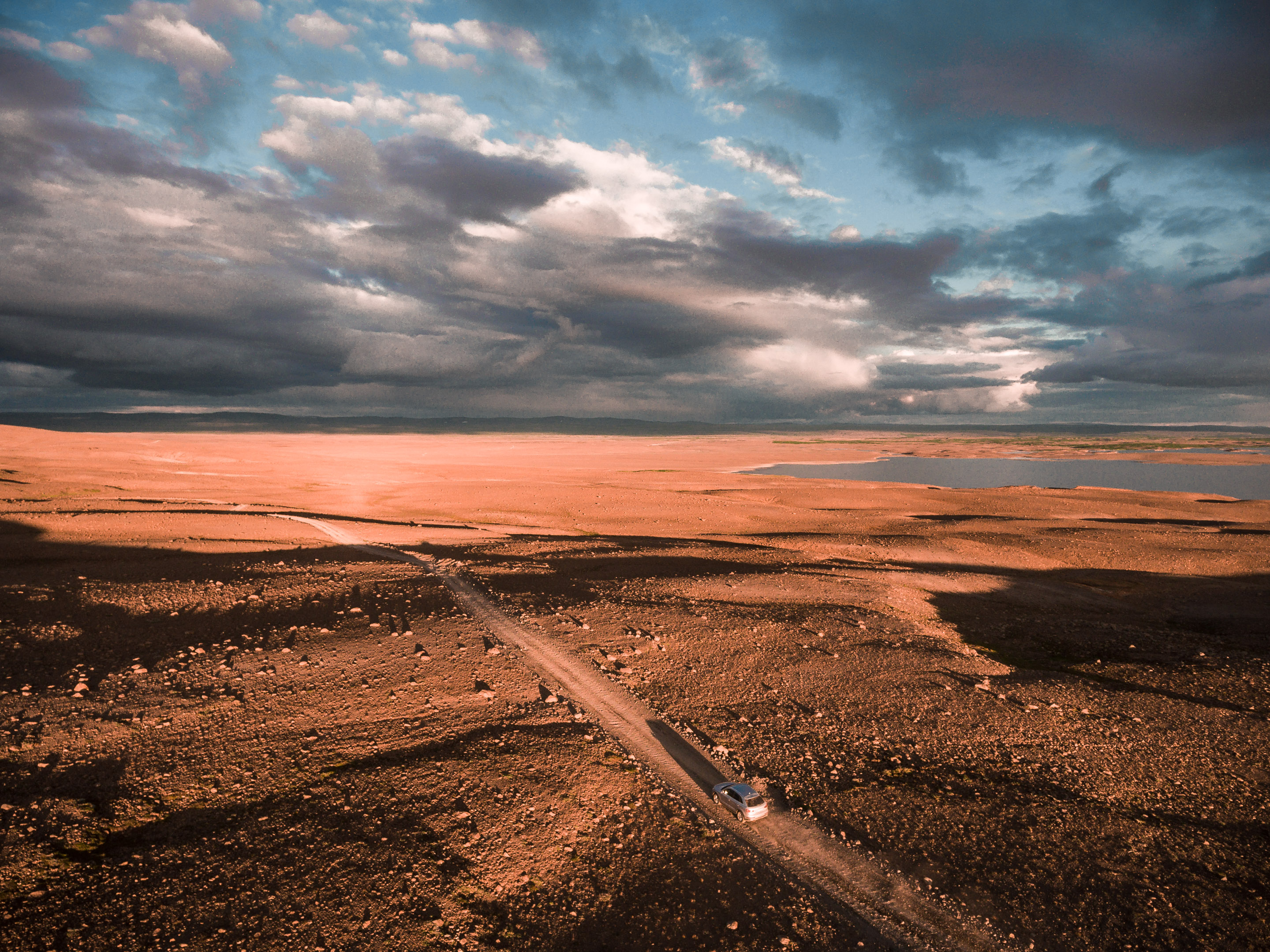 Island - Audi Q3 und Q7 — Frame 6