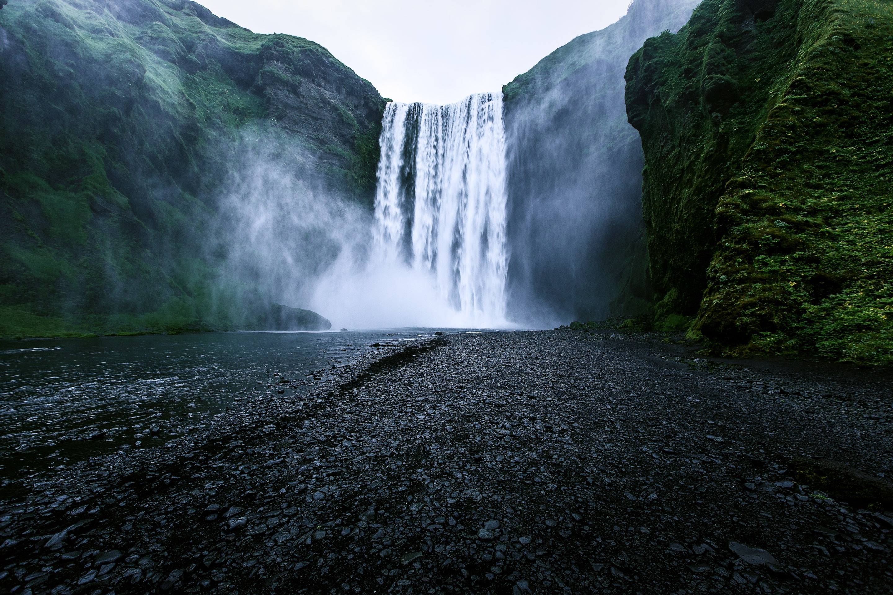Island - Audi Q3 und Q7 — Frame 117