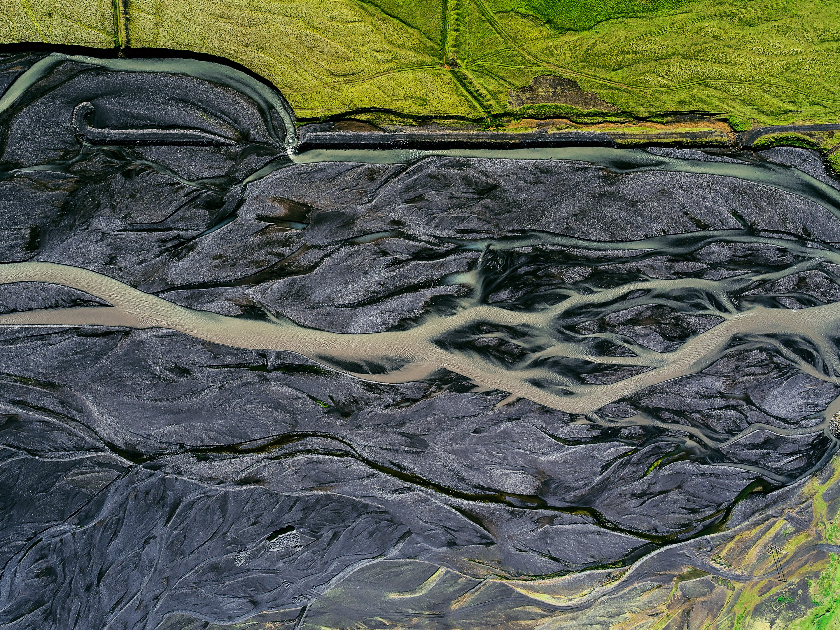 Island - Audi Q3 und Q7 — Frame 110