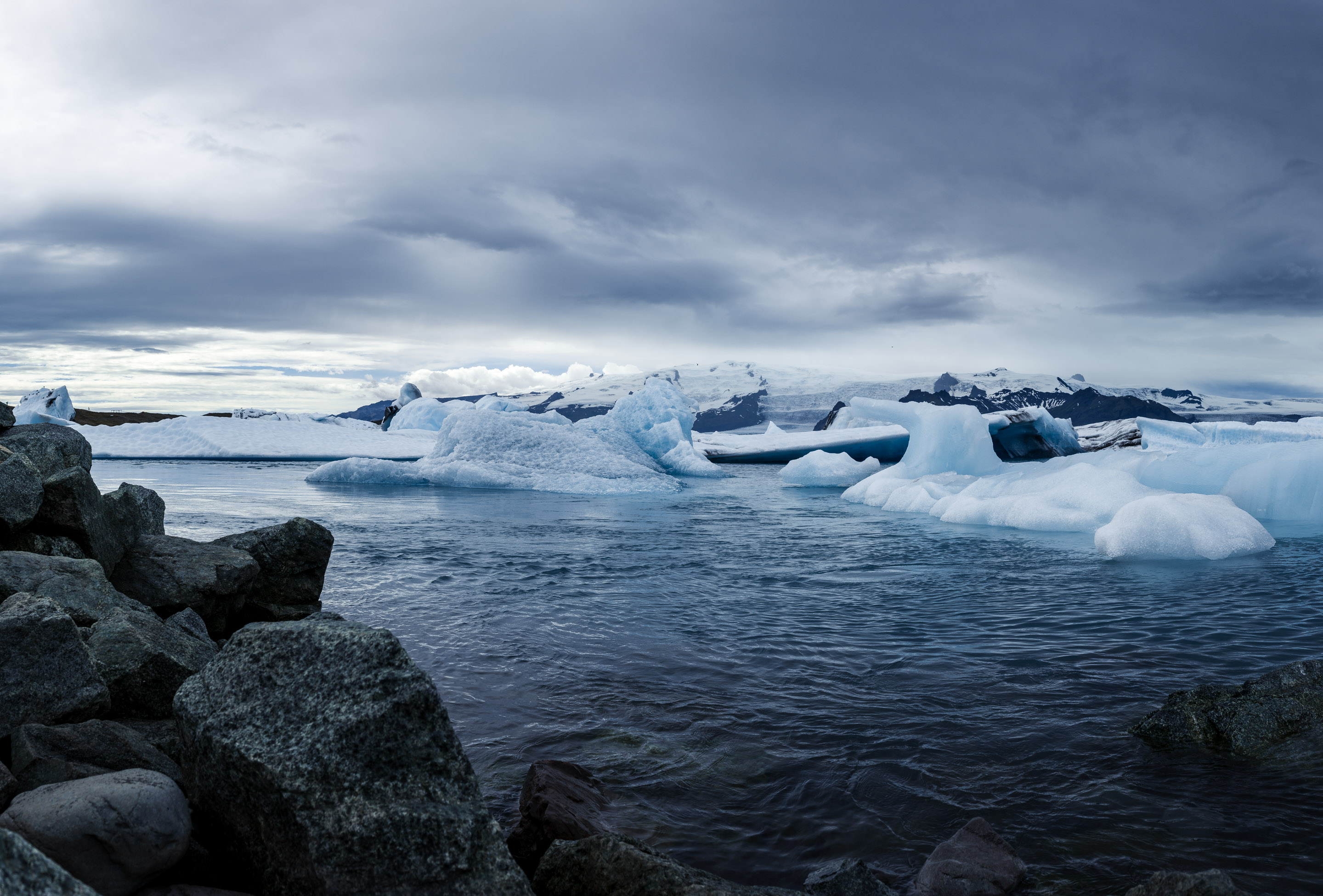 Island - Audi Q3 und Q7 — Frame 90