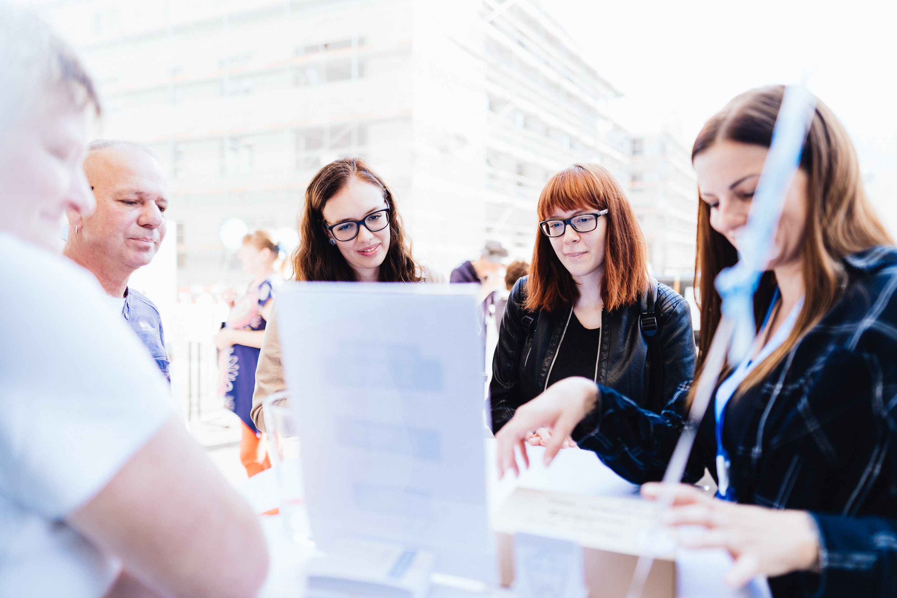 Eröffnung Zahnarztpraxis Schumacher in Malters — Frame 36