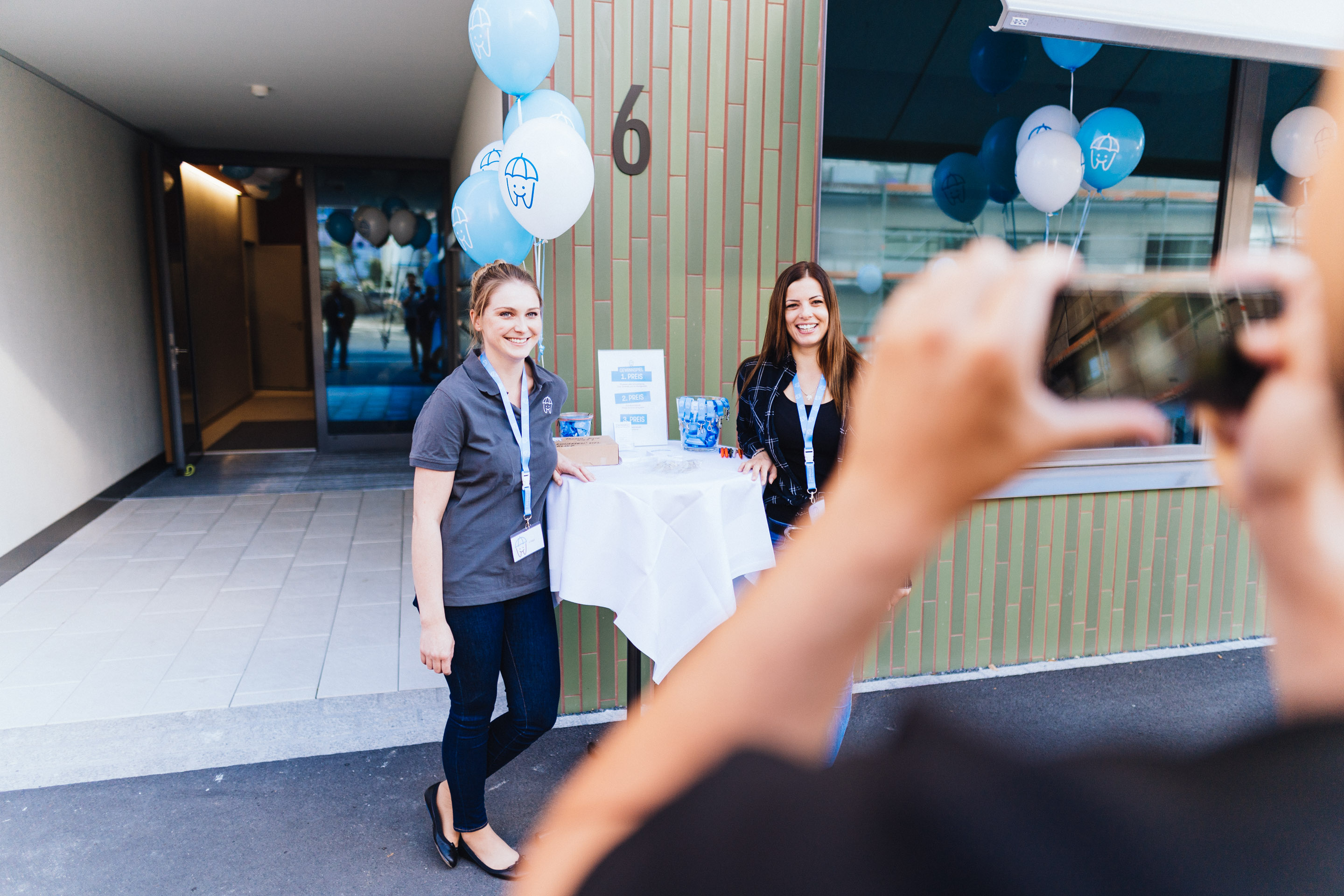 Eröffnung Zahnarztpraxis Schumacher in Malters — Frame 95