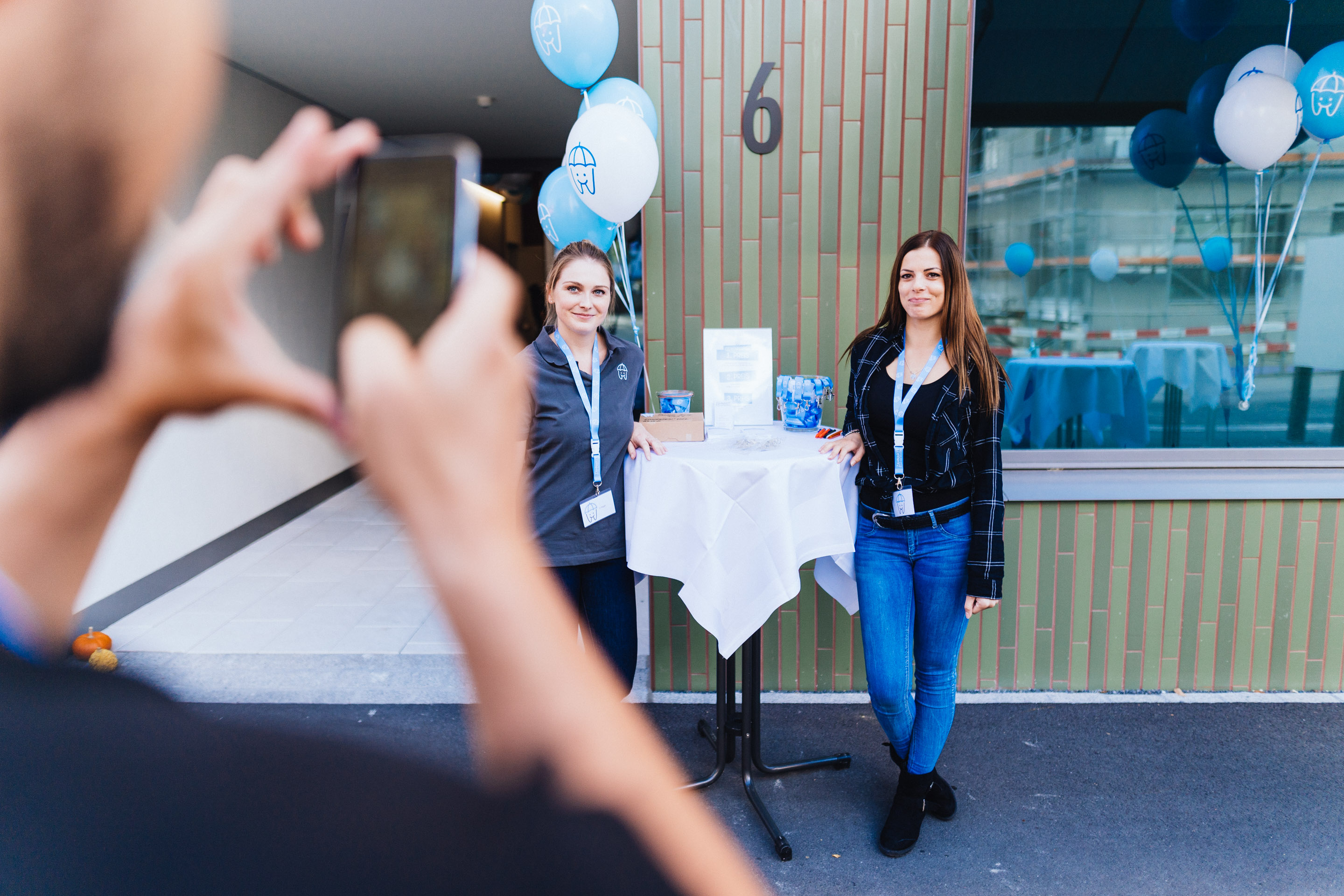 Eröffnung Zahnarztpraxis Schumacher in Malters — Frame 97