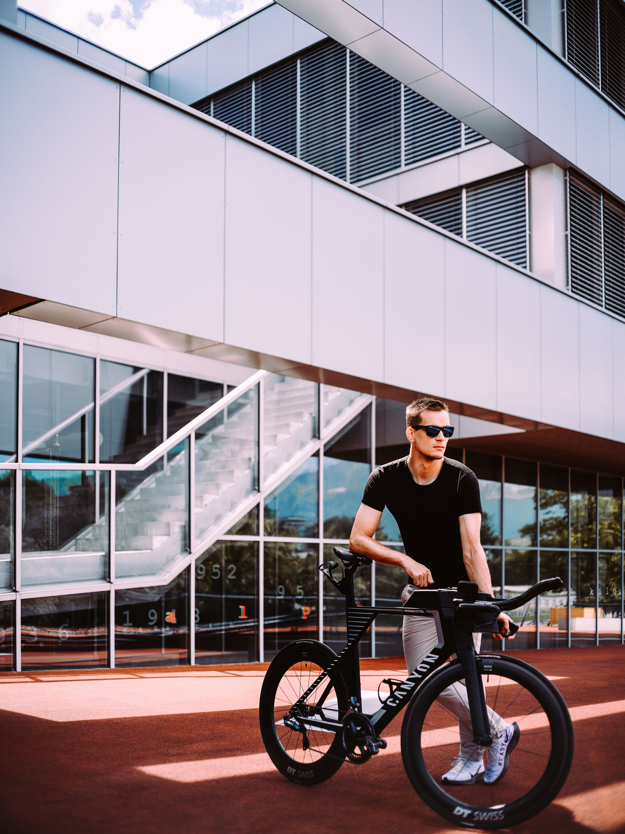 Patrick Lehmann Lifestyle - Shoot by Erik Bont — Frame 12